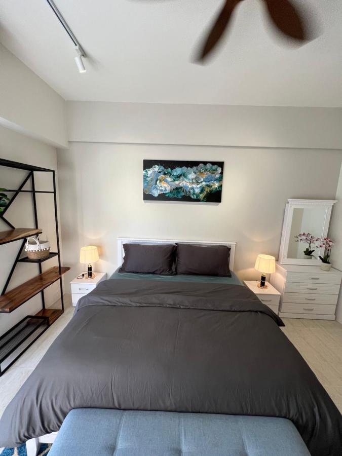 By The Sea Beachfront Designer Suites Penang - Managed By Art Of Tree Бату Феринги Екстериор снимка