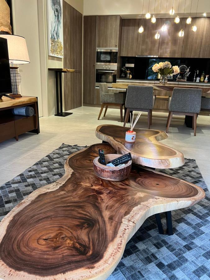 By The Sea Beachfront Designer Suites Penang - Managed By Art Of Tree Бату Феринги Екстериор снимка