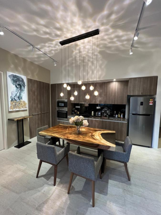 By The Sea Beachfront Designer Suites Penang - Managed By Art Of Tree Бату Феринги Екстериор снимка