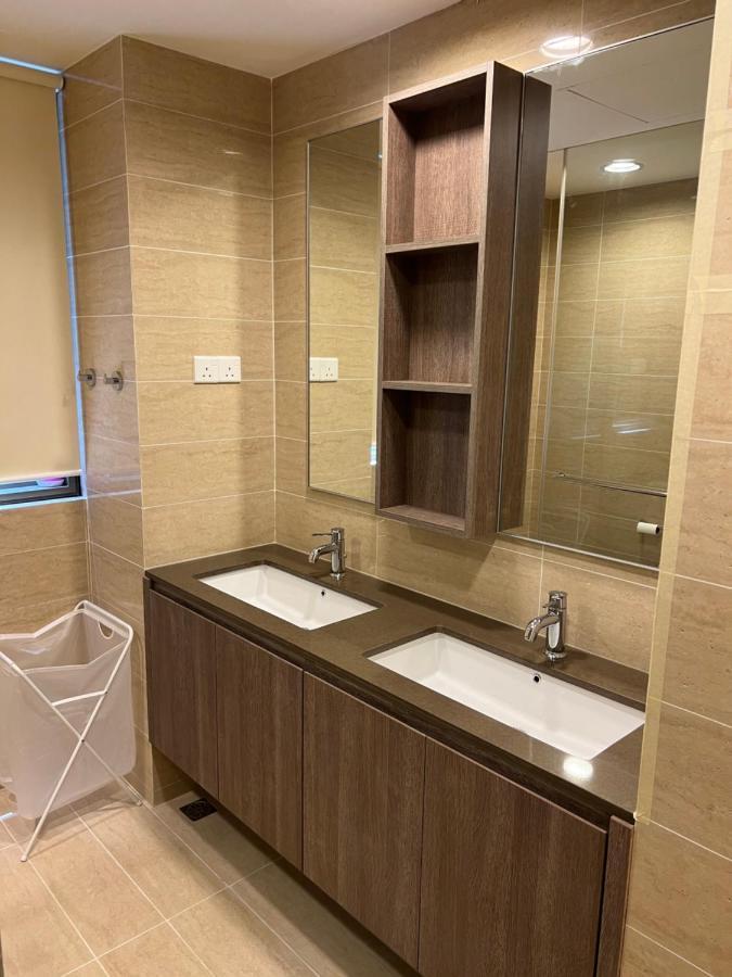 By The Sea Beachfront Designer Suites Penang - Managed By Art Of Tree Бату Феринги Екстериор снимка