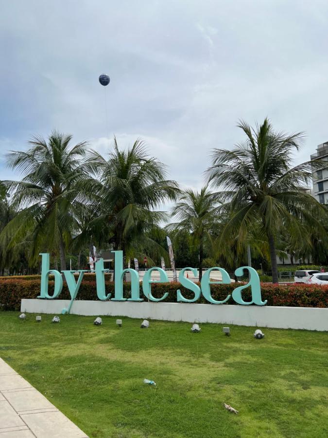 By The Sea Beachfront Designer Suites Penang - Managed By Art Of Tree Бату Феринги Екстериор снимка