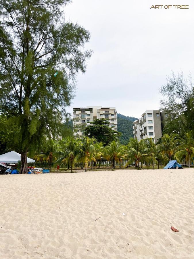 By The Sea Beachfront Designer Suites Penang - Managed By Art Of Tree Бату Феринги Екстериор снимка