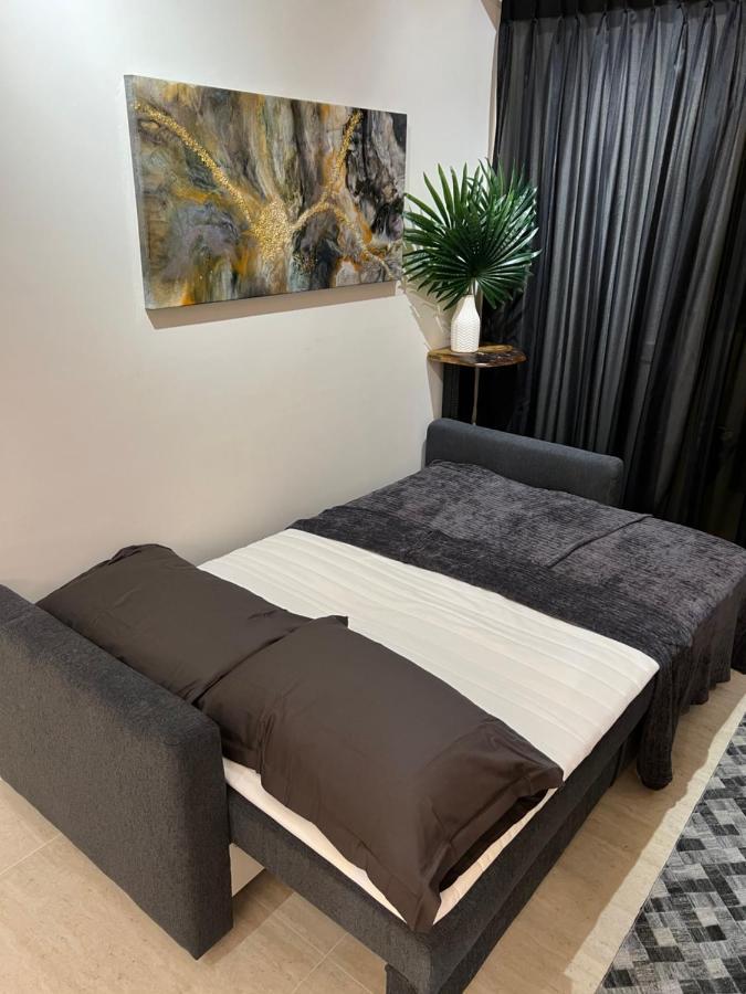 By The Sea Beachfront Designer Suites Penang - Managed By Art Of Tree Бату Феринги Екстериор снимка