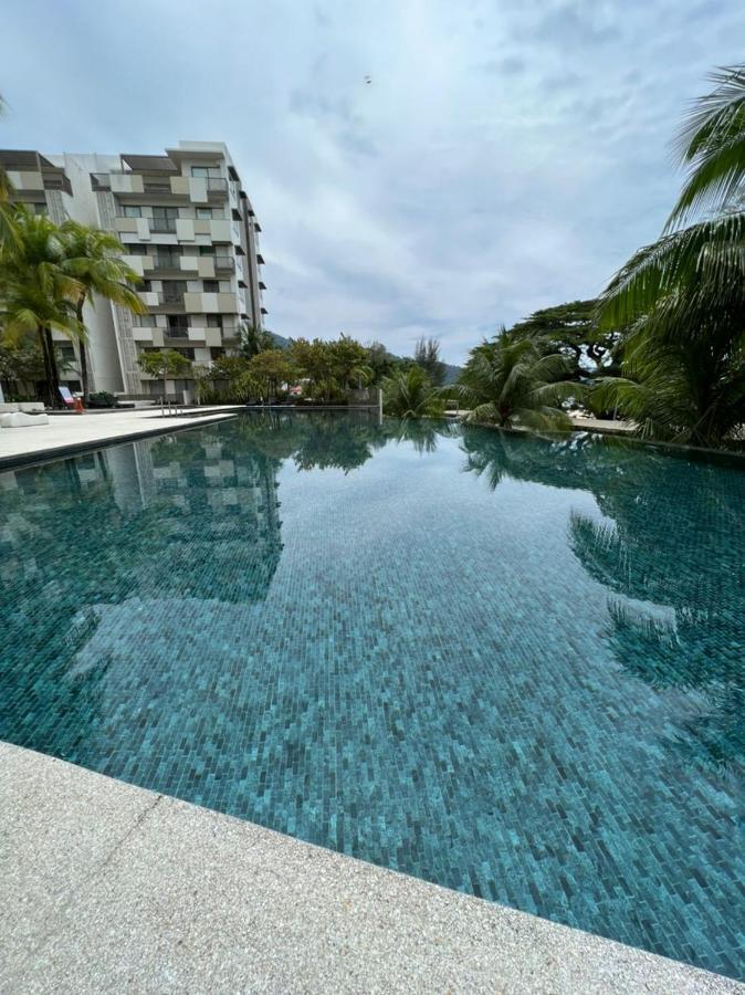 By The Sea Beachfront Designer Suites Penang - Managed By Art Of Tree Бату Феринги Екстериор снимка